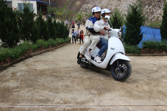 Đi Phượt bằng Xe Máy Điện có được không?