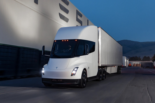 Ô tô điện loại Tesla Semi